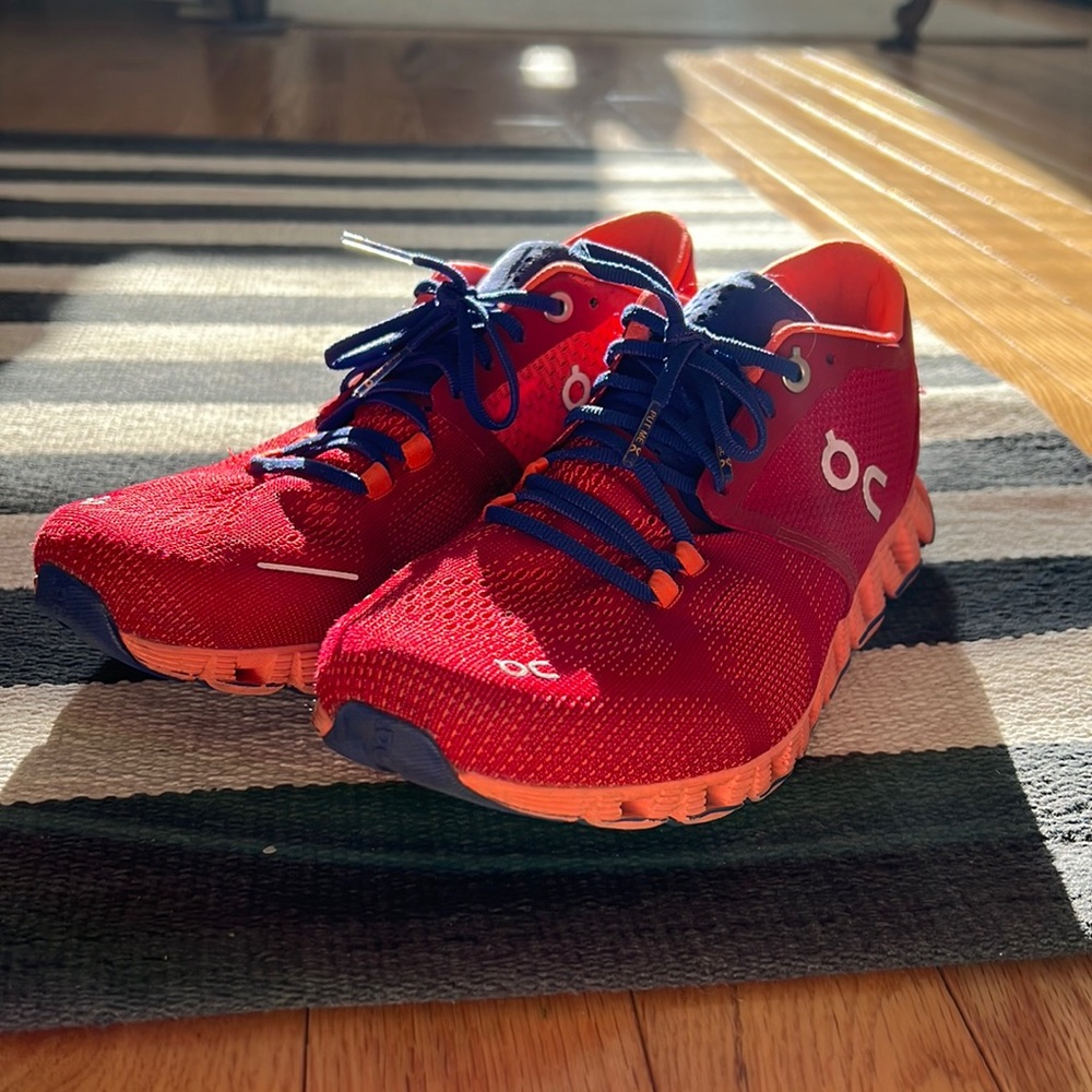 On Cloud Running Sneakers